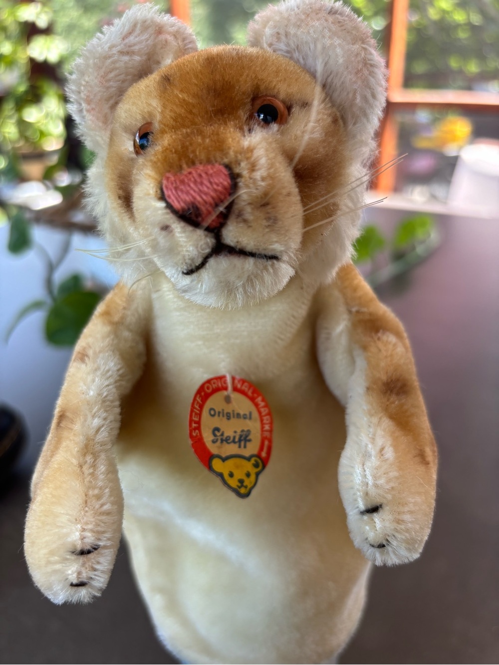 Steiff Plush Lion Hand Puppet - Cream and Tan